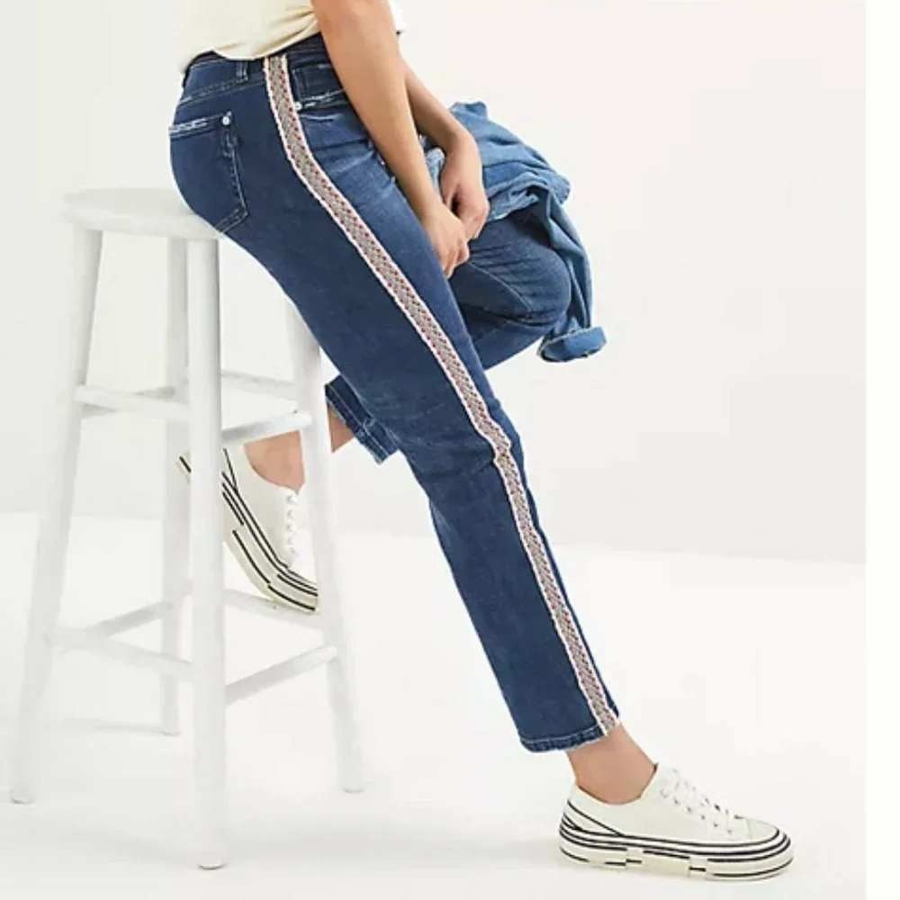 Anthropologie Pilcro Jeans 28 Blue Slim Boyfriend Crop Embroidered Side Stripe